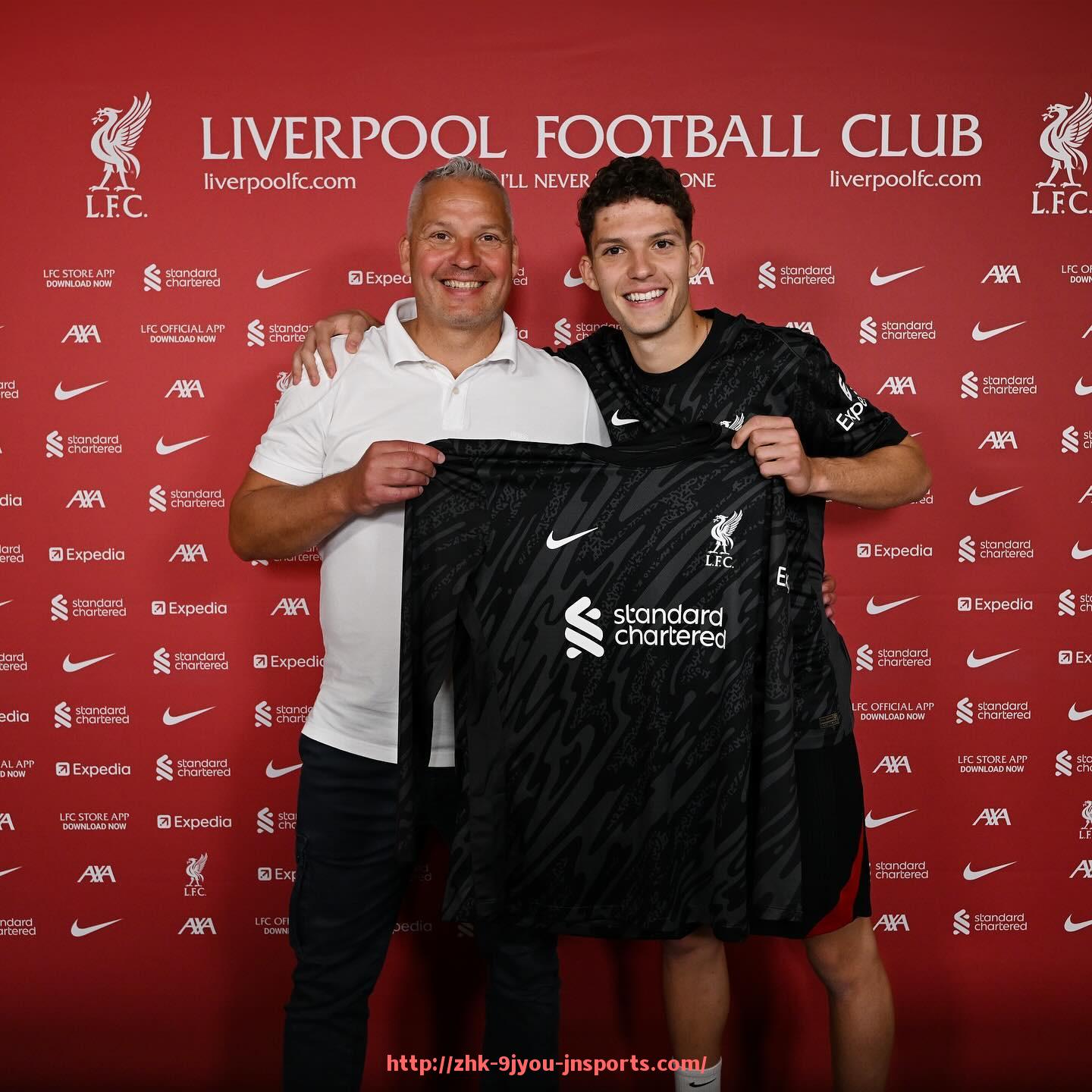 J9九游会登录入口-当前效力于英超联赛的亚洲籍球员总览